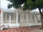 Amplia casa con 2 apartamentos San José en Santa Marta E 7
