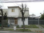 Amplia casa con 2 Deptos. de interior