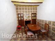 AMPLIA CASA CON 2 TERRAZAS Y GARAJE