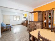 Amplia Casa con Cochera y Gran Patio Verde