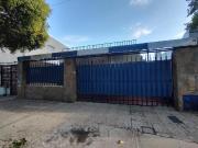 Amplia casa con cochera y terraza