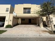 Amplia casa con diseño moderno en Siete Colinas