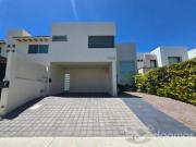 Amplia casa con doble altura en venta en Cumbres del...