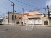 AMPLIA CASA CON EXCELENTE UBICACI?N EN ZONA RESIDENCIAL...