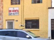 AMPLIA CASA CON EXCELENTE UBICACION