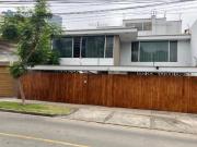 AMPLIA CASA CON GRAN JARDIN ENTRE ARAMBURU Y CANAVAL Y...