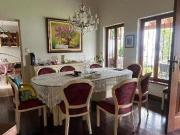 AMPLIA CASA CON PISCINA