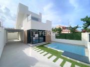 Amplia Casa con Piscina en Los Alcázares Costa Calida