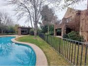 Amplia casa con privacidad gracias a su jardín