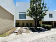 AMPLIA CASA CON ROOF GARDEN EN VENTA EN JURIQUILLA