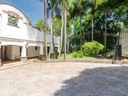 AMPLIA CASA CON VISTA ESPECTACULAR A LA LAGUNA DE VALLE...