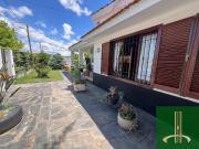 Amplia casa de 4 dormitorios y 2 departamentos en Alta...