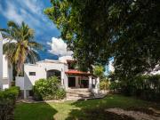 Amplia casa de 5 cuartos en Playacar