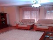 amplia casa de dos plantas por la zona de la universidad