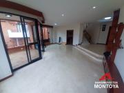 Amplia casa de lujo en conjunto, sector Pinares, Pereira