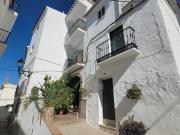 Amplia casa de pueblo tradicional cerca de todas las...