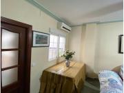 Amplia Casa de Tres Plantas con Patio y Azotea en Calle...