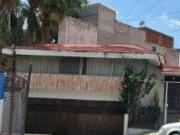 amplia casa de un nivel con jardin