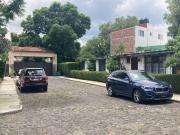 Amplia casa de un solo nivel en fraccionamiento cerrado