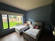 Amplia casa de una sola planta en Villas del Mesón!