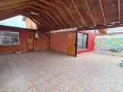 Amplia casa de uso habitacional o comercial