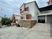 Amplia casa en arriendo condominio jardines de villa...