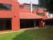 Amplia casa en Colinas del Bosque