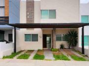 AMPLIA CASA EN CONDOMINIO CON AMENIDADES, 3 RECS CON...