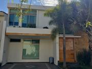 AMPLIA CASA EN COTO DE SOLARES CERCA DEL INSTITUTO DE...