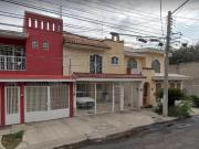 AMPLIA CASA EN EL TAPATIO TLAQUEPAQUE EN REMATE