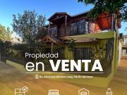 Amplia casa en esquina con otra independiente en el...