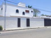 AMPLIA CASA EN ESQUINA IDEAL PARA OFICINAS O VIVIENDA AL...