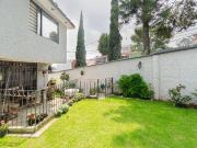 Amplia casa en fraccionamiento privado