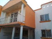 Amplia casa en fraccionamiento privado Valle de los...