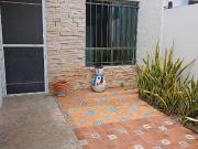 Amplia casa en Las Americas