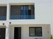 Amplia casa en renta en Arboreto Residencial Verde