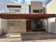 Amplia casa en renta en Cumbres del Lago, Juriquilla