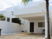 AMPLIA CASA EN RENTA EN RESIDENCIAL ISLA AZUL