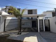 AMPLIA CASA EN RENTA | Márquez del León