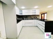 Amplia casa en unidad cerrada, excelente ubicación y...