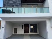 AMPLIA CASA EN VENTA