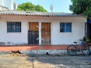 Amplia Casa en VENTA Barrio El RECREO