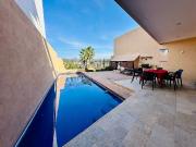 AMPLIA CASA EN VENTA CON ALBERCA Y ROOF GARDEN EN...