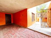 Amplia Casa en Venta con buena iluminación en Mitras Centro