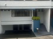 Amplia Casa en VENTA con Jardín. Lomas Verdes 3a sección...