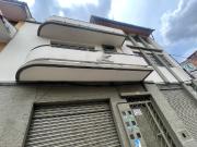 amplia casa en venta con locales y departamentos sector...