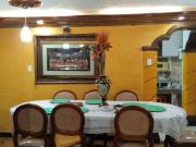 Amplia casa en venta con mini departamento y local comercial