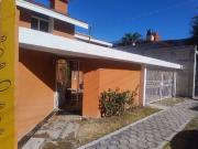 Amplia casa en venta de 254 m2 de construcc. En...