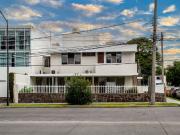 Amplia Casa en Venta en Esquina de Av Circuvalación y...