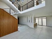 Amplia casa en venta en Lomas de Juriquilla con recámara...